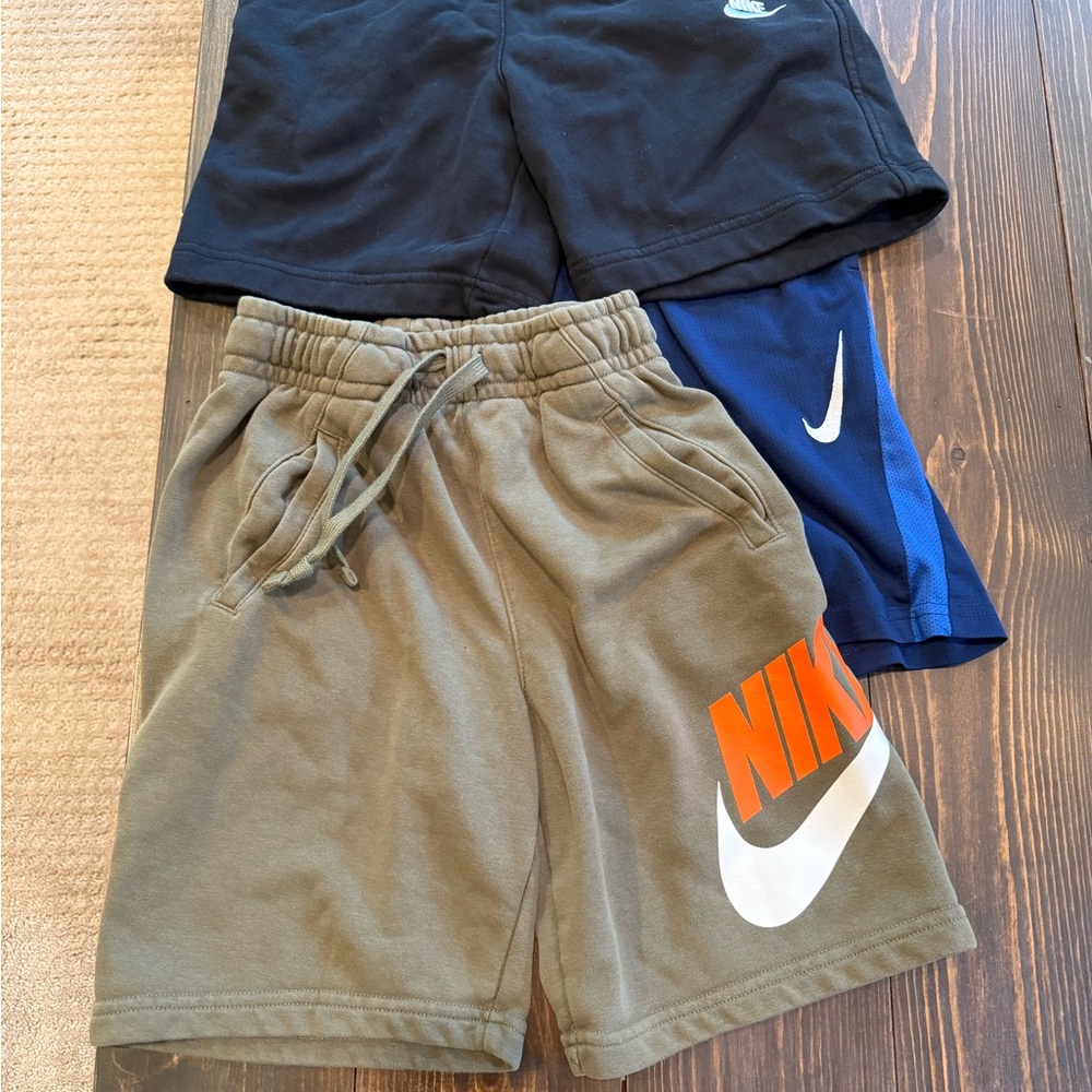 Nike boys M 10 bundle of shorts